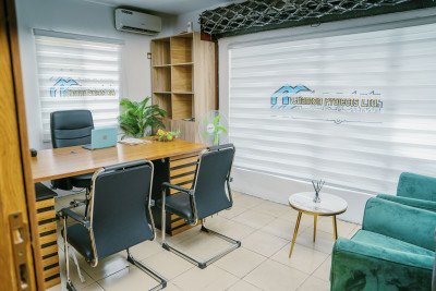 no 25 east west road