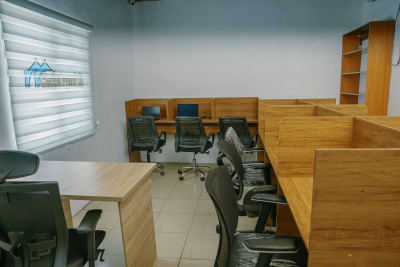 no 25 east west road