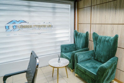 no 25 east west road