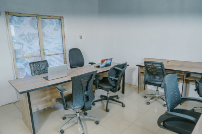 no 25 east west road